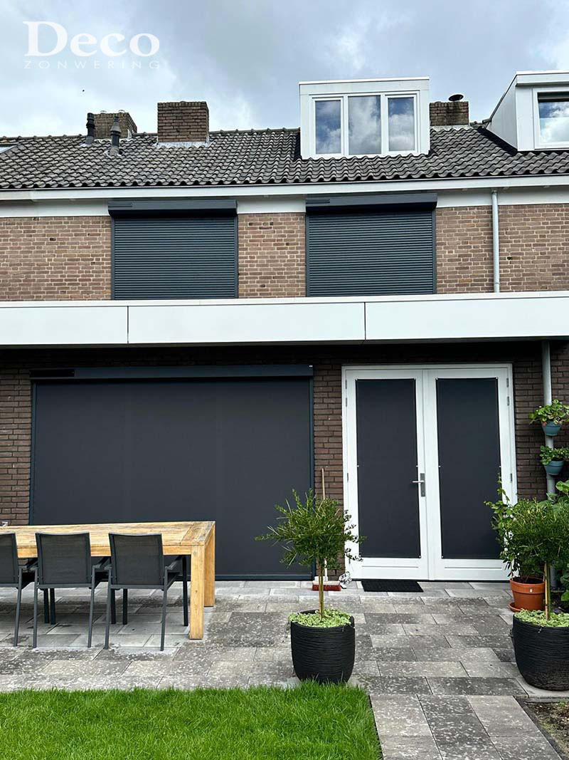 Heroal Somfy Solar screen en twee Heroal Mini-E rolluiken met Somfy Solar bediening